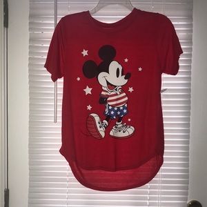 Disney shirt size M - never worn